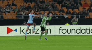 星空体育官方入口-赔了儿子又折兵 范佩西目睹儿子重伤被担架抬下场